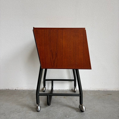 
                  
                    Vintage schrijfmachine - bijzettafeltje teak - LOUI.STORE
                  
                