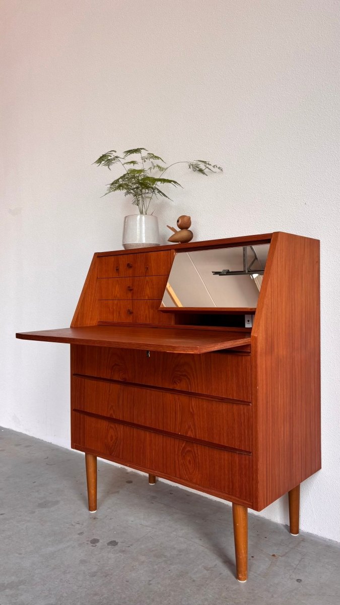 
                  
                    Vintage secretaire bureau teak - LOUI.STORE
                  
                