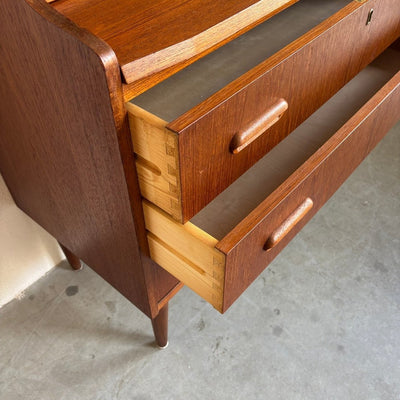 
                  
                    Vintage secretaire - bureau teak - LOUI.STORE
                  
                
