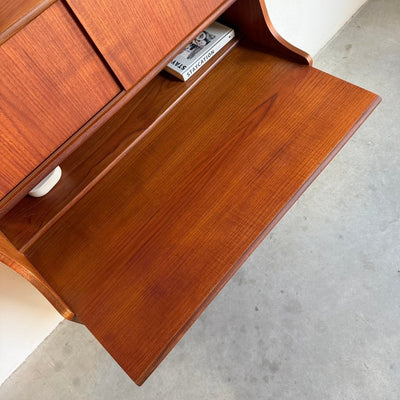 
                  
                    Vintage secretaire lades en kleine schuifdeurtjes teak - LOUI
                  
                
