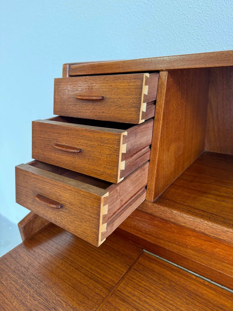 
                  
                    Vintage secretaire met spiegel - LOUI.STORE
                  
                