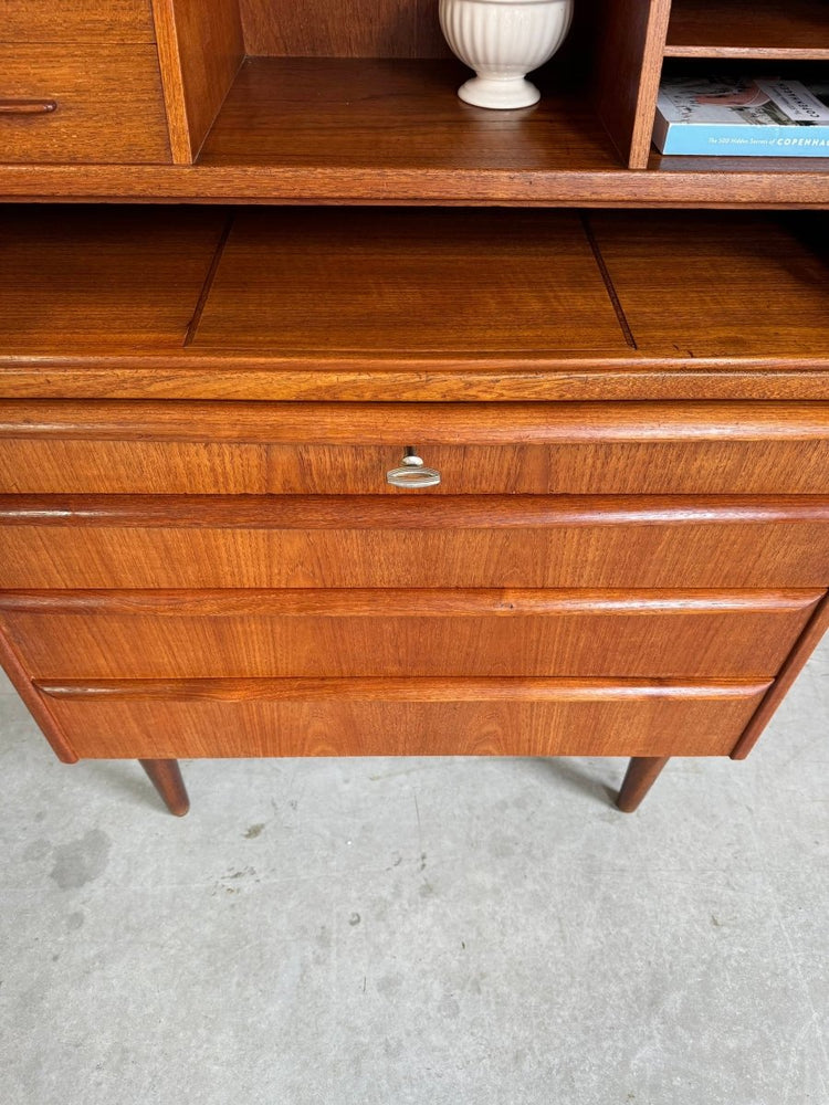 
                  
                    Vintage secretaire met spiegel - LOUI.STORE
                  
                