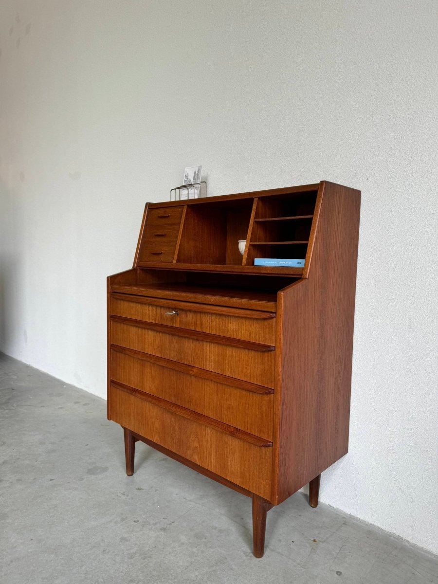 
                  
                    Vintage secretaire met spiegel - LOUI.STORE
                  
                