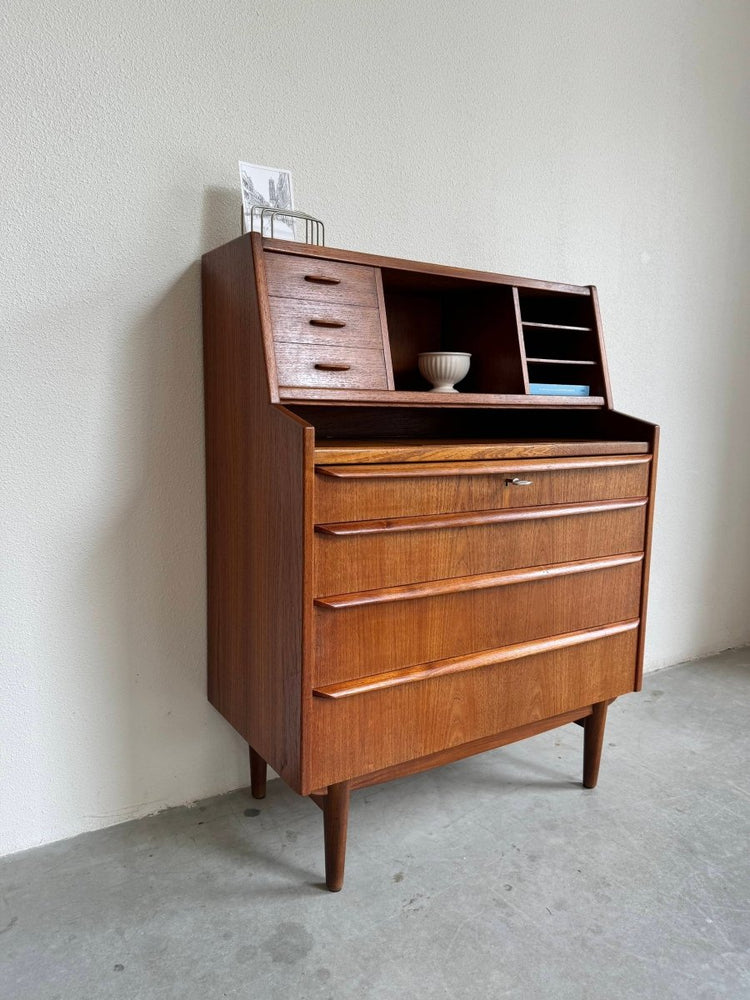 
                  
                    Vintage secretaire met spiegel - LOUI.STORE
                  
                