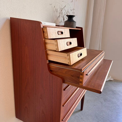 
                  
                    Vintage secretaire met spiegel teak - LOUI
                  
                
