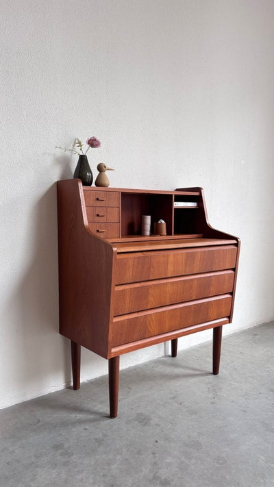 
                  
                    Vintage secretaire teak greeploos - LOUI
                  
                
