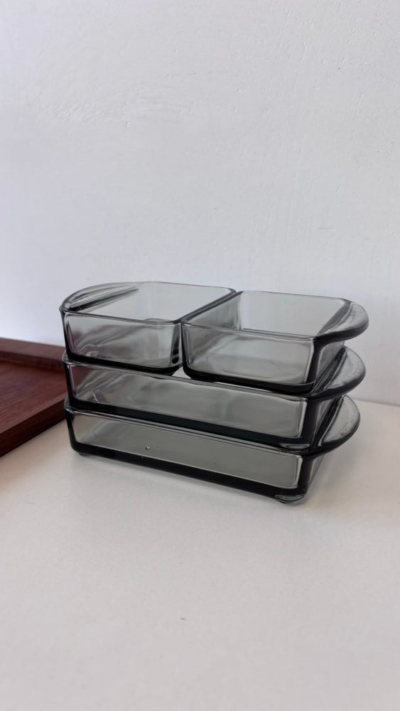
                  
                    Vintage serveer schaaltje teak - LOUI.STORE
                  
                