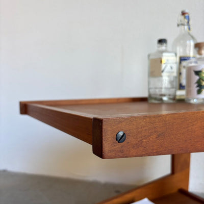 
                  
                    Vintage serveer trolley Sika Møbler teak - LOUI.STORE
                  
                