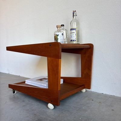
                  
                    Vintage serveer trolley Sika Møbler teak - LOUI.STORE
                  
                