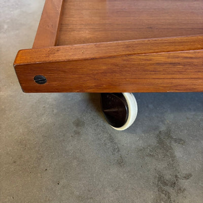 
                  
                    Vintage serveer trolley Sika Møbler teak - LOUI.STORE
                  
                