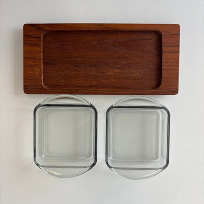 
                  
                    Vintage serveerschaaltje teak met 2 glazen bakjes - LOUI.STORE
                  
                