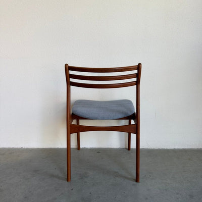 
                  
                    Vintage set 4* eetkamerstoelen P.E. Jorgensen in teak - LOUI
                  
                