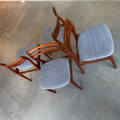 
                  
                    Vintage set 4* eetkamerstoelen P.E. Jorgensen in teak - LOUI
                  
                