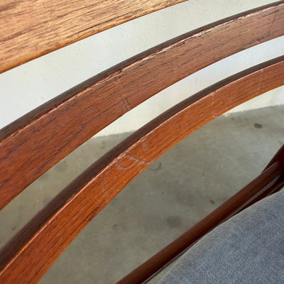 
                  
                    Vintage set 4* eetkamerstoelen P.E. Jorgensen in teak - LOUI
                  
                