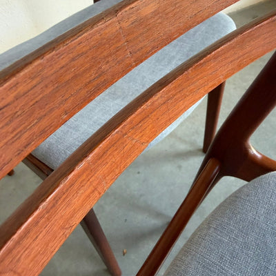
                  
                    Vintage set 4* eetkamerstoelen P.E. Jorgensen in teak - LOUI
                  
                