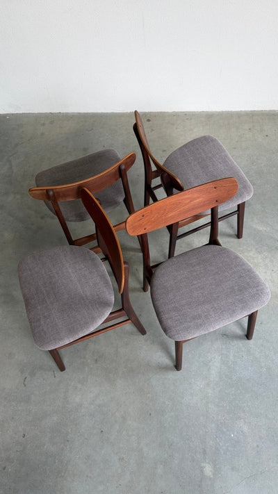 
                  
                    Vintage set 4* eetkamerstoelen teak - LOUI
                  
                