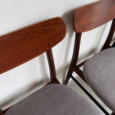
                  
                    Vintage set 4* eetkamerstoelen teak - LOUI
                  
                