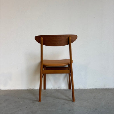 
                  
                    Vintage set 4* stoelen Farstrup teak - skai bekleding - LOUI.STORE
                  
                