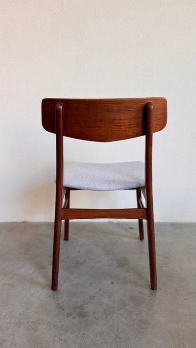 
                  
                    Vintage set 4* stoelen Findahl brede rugleuning teak - grijsblauw - LOUI.STORE
                  
                