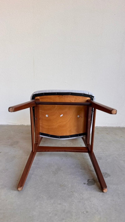 
                  
                    Vintage set 4* stoelen Findahl brede rugleuning teak - grijsblauw - LOUI.STORE
                  
                