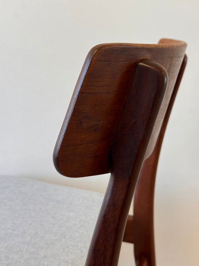 
                  
                    Vintage set 4* stoelen Findahl brede rugleuning teak - grijsblauw - LOUI.STORE
                  
                