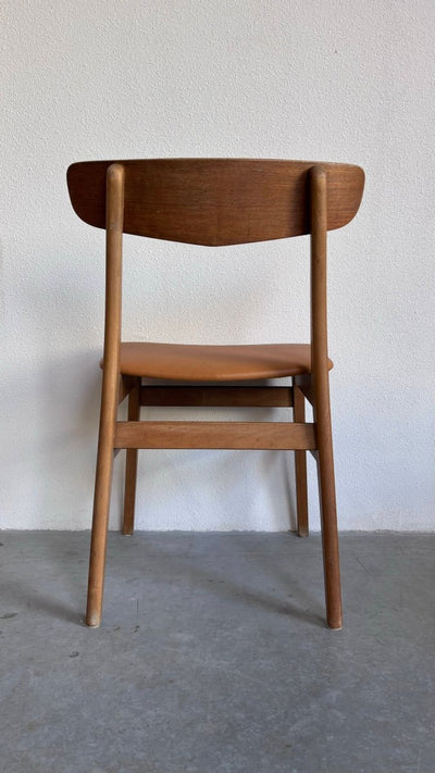 
                  
                    Vintage set 4* stoelen Findahl - LOUI.STORE
                  
                