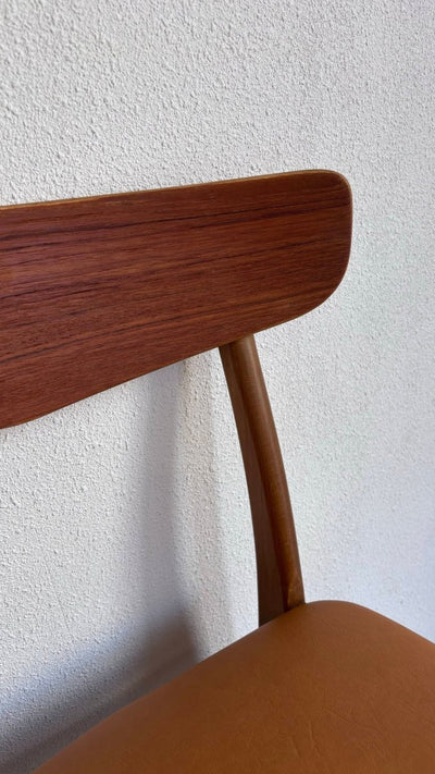 
                  
                    Vintage set 4* stoelen Findahl - LOUI.STORE
                  
                