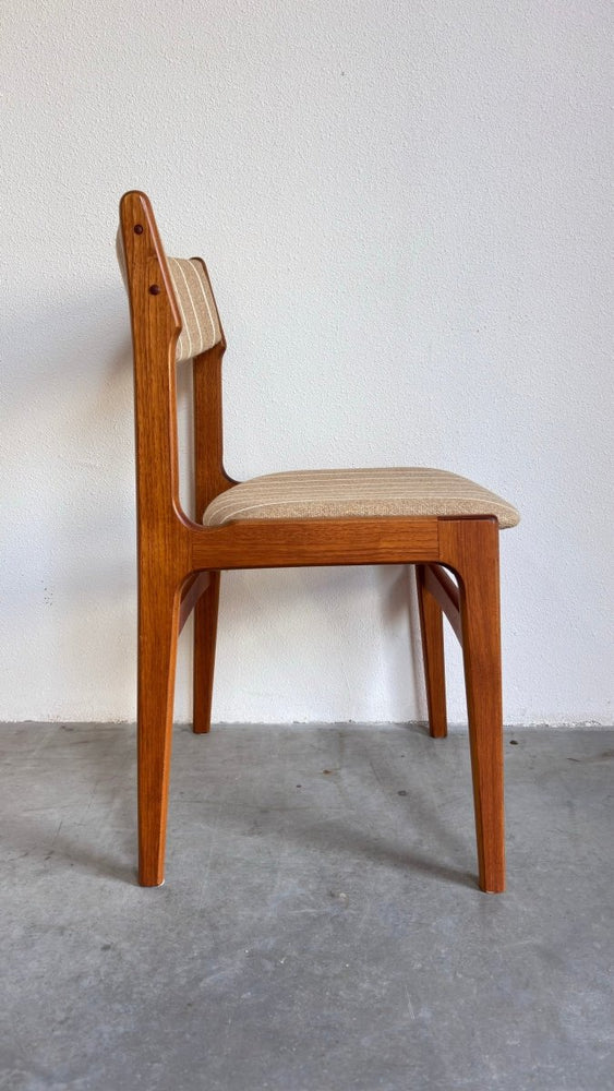 
                  
                    Vintage set 4/6 stoelen Erik Buch - LOUI.STORE
                  
                