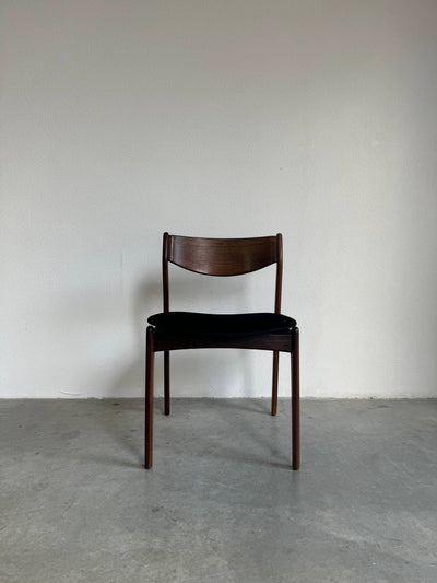 
                  
                    Vintage set 6* stoelen P.E Jorgensen voor Farsø - LOUI.STORE
                  
                