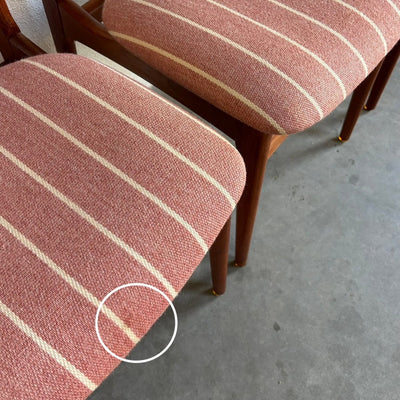 
                  
                    Vintage set 6* Thorsø stoelen teak roze streep - LOUI.STORE
                  
                