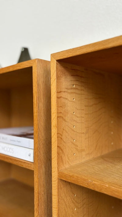 
                  
                    Vintage set Bramin boekenkastjes eiken - LOUI.STORE
                  
                