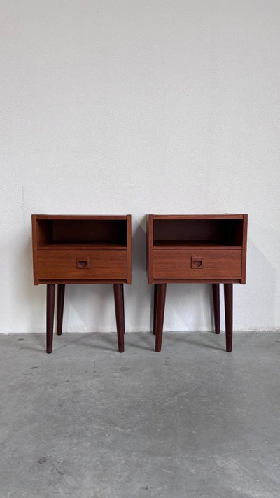 
                  
                    Vintage set nachtkastjes teak - LOUI.STORE
                  
                