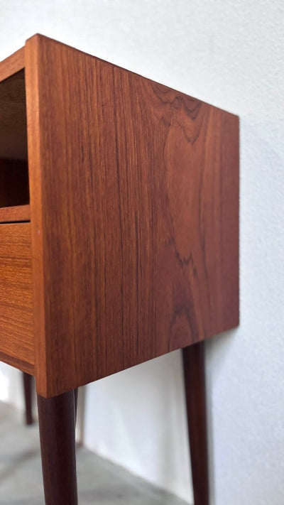 
                  
                    Vintage set nachtkastjes teak - LOUI.STORE
                  
                