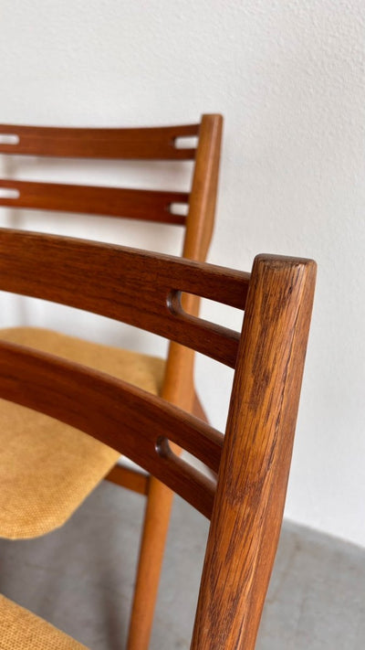 
                  
                    Vintage set stoelen Edmund Jørgensen - LOUI.STORE
                  
                