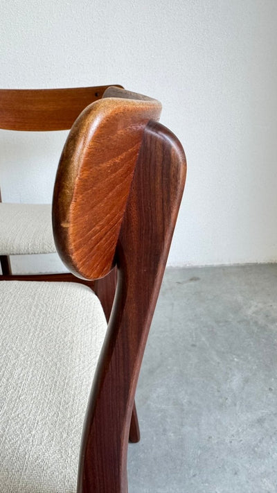 
                  
                    Vintage set stoelen Farstrup donker teak - LOUI.STORE
                  
                