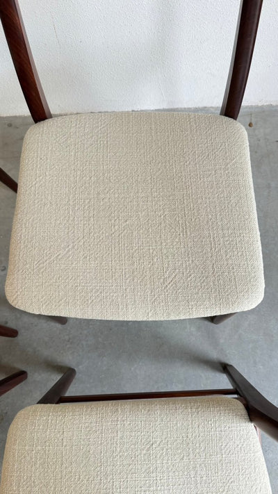 
                  
                    Vintage set stoelen Farstrup donker teak - LOUI.STORE
                  
                