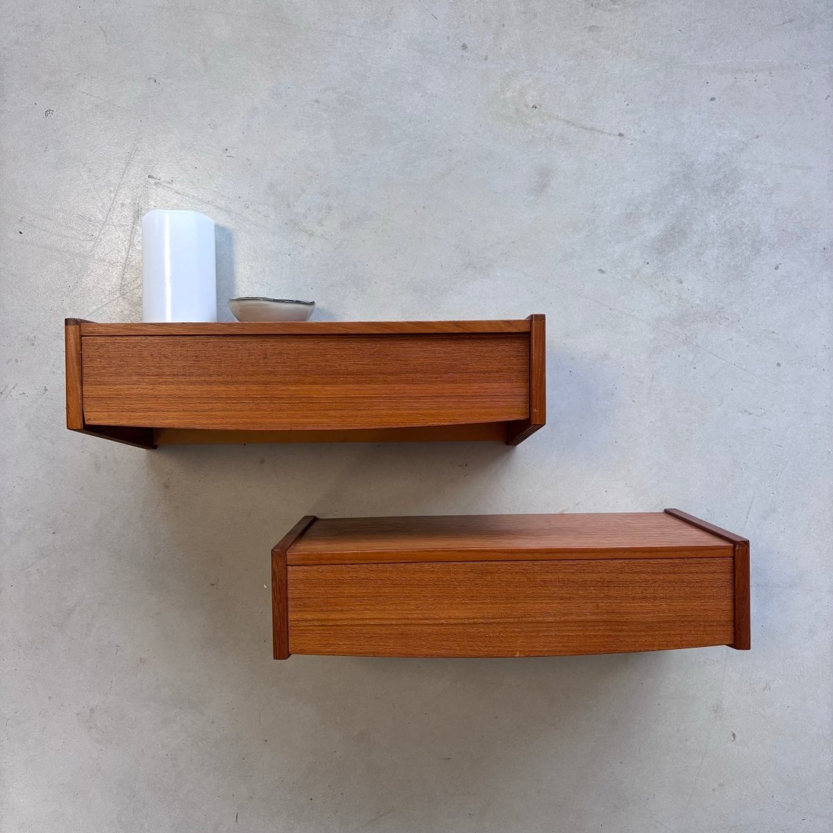 Vintage set wandkastjes teak - LOUI.STORE