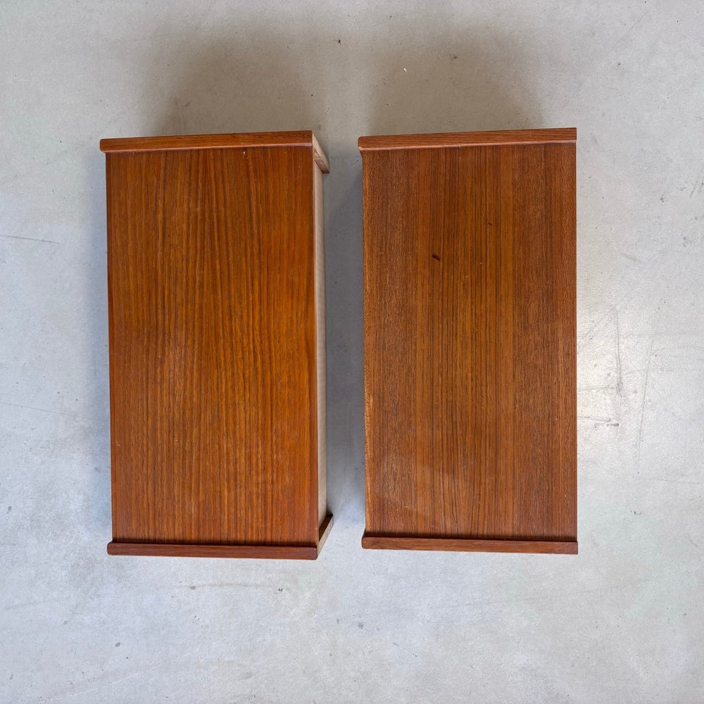 
                  
                    Vintage set wandkastjes teak - LOUI.STORE
                  
                