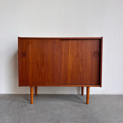 
                  
                    Vintage sideboard 2 schuifdeuren - LOUI.STORE
                  
                