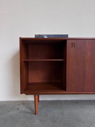 
                  
                    Vintage sideboard 3 schuifdeuren teak - LOUI.STORE
                  
                