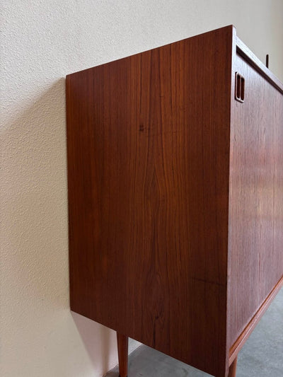 
                  
                    Vintage sideboard 3 schuifdeuren teak - LOUI.STORE
                  
                