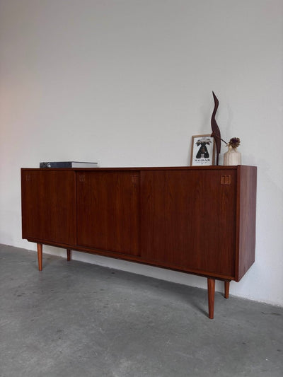 
                  
                    Vintage sideboard 3 schuifdeuren teak - LOUI.STORE
                  
                