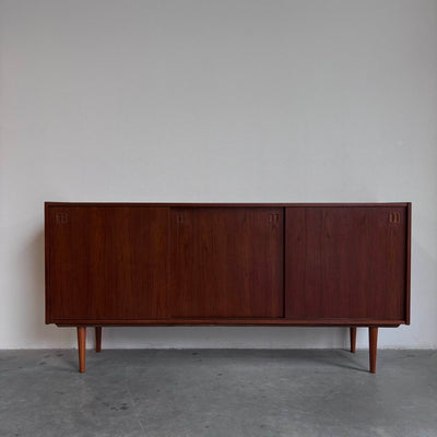 
                  
                    Vintage sideboard 3 schuifdeuren teak - LOUI.STORE
                  
                