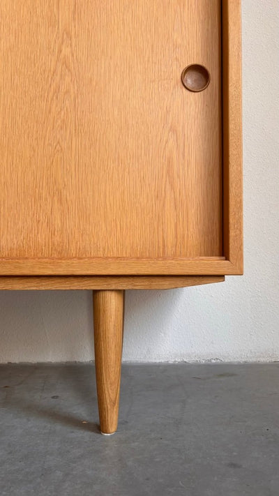 
                  
                    Vintage sideboard Børge Mogensen eiken - LOUI.STORE
                  
                