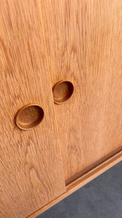 
                  
                    Vintage sideboard Børge Mogensen eiken - LOUI.STORE
                  
                