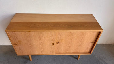 
                  
                    Vintage sideboard Børge Mogensen eiken - LOUI.STORE
                  
                