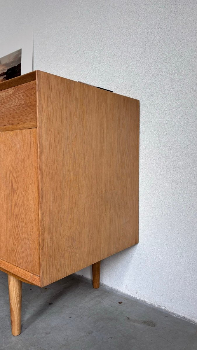 
                  
                    Vintage sideboard Brouer eiken - LOUI.STORE
                  
                