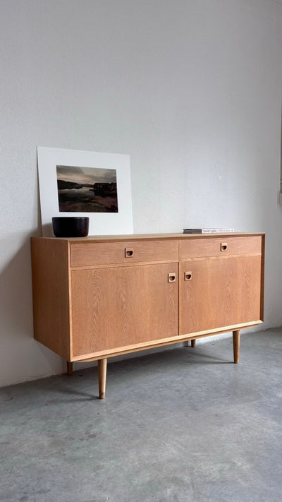 
                  
                    Vintage sideboard Brouer eiken - LOUI.STORE
                  
                