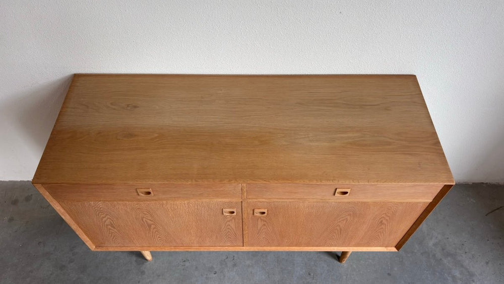 
                  
                    Vintage sideboard Brouer eiken - LOUI.STORE
                  
                