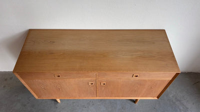 
                  
                    Vintage sideboard Brouer eiken - LOUI.STORE
                  
                